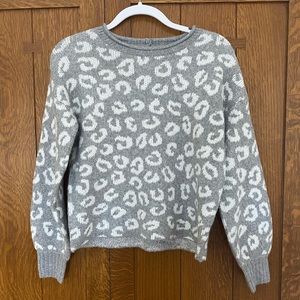 Gray cheetah print cropped sweater
